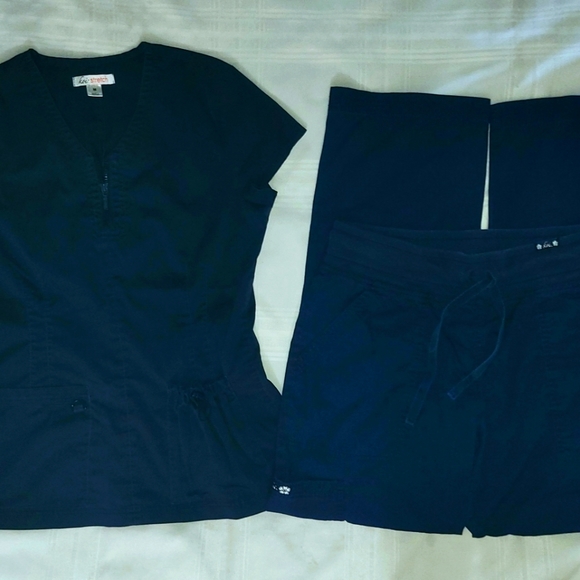 Koi Scrub Set in Navy Blue size Medium